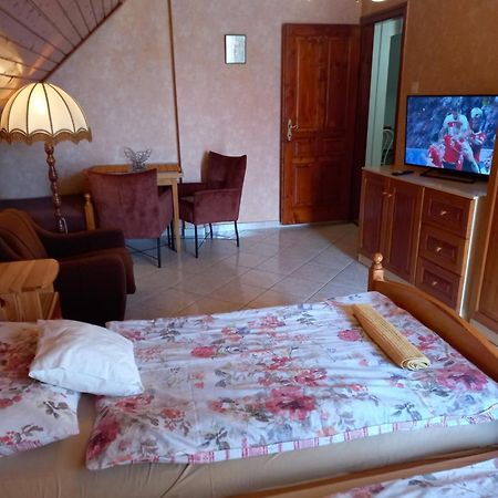 Gizella Haz Appartement Keszthely Buitenkant foto
