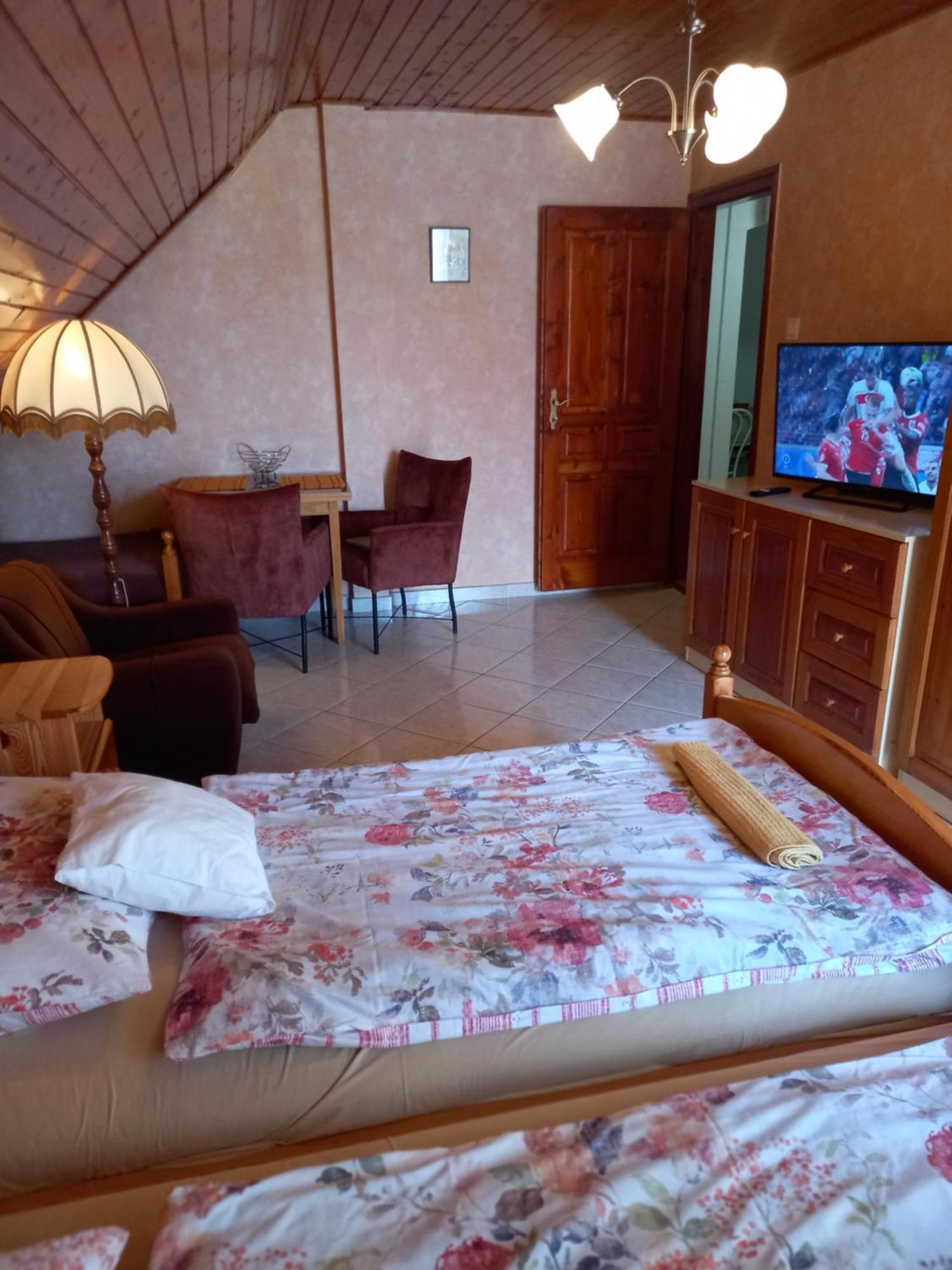 Gizella Haz Appartement Keszthely Buitenkant foto